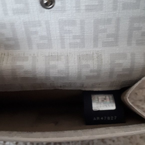 FENDI - Picture 3 of 7